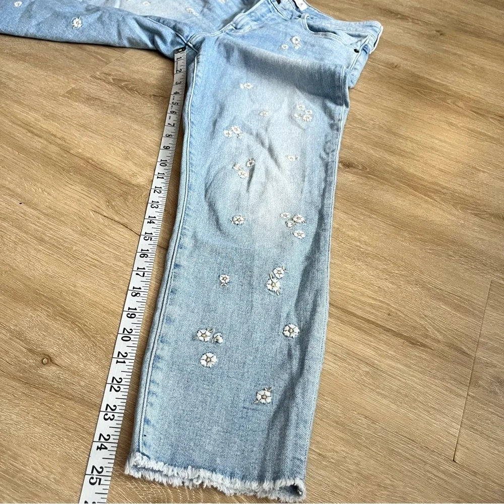 Abercrombie & Fitch Spring Mid Rise Skinny Daisy Floral Embroidered Jeans 30
